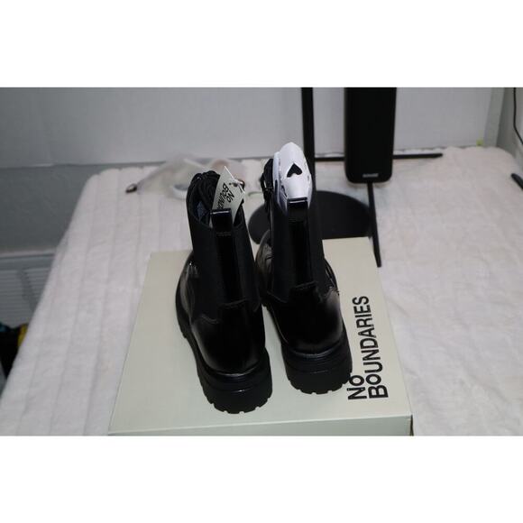 No Boundaries Women's Knit Combat Boot - Picture 4 of 5